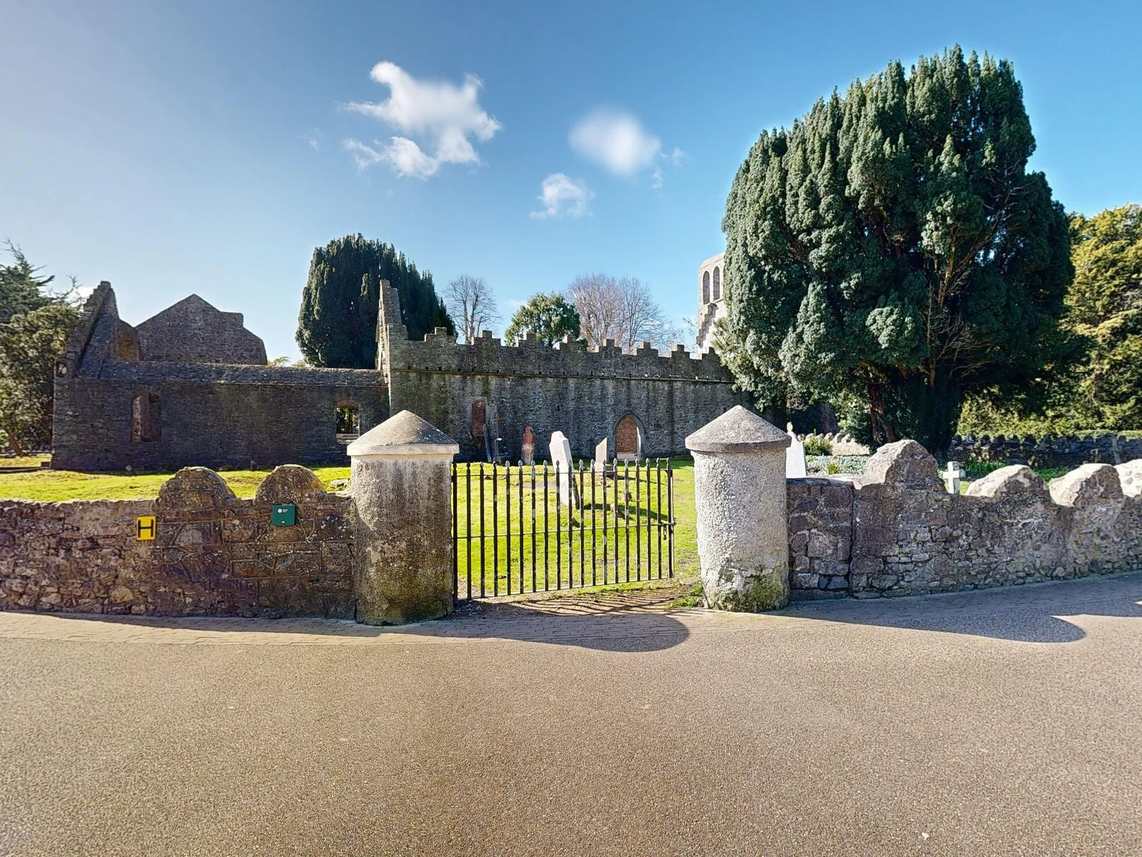 Malahide (Castle Abbey)
