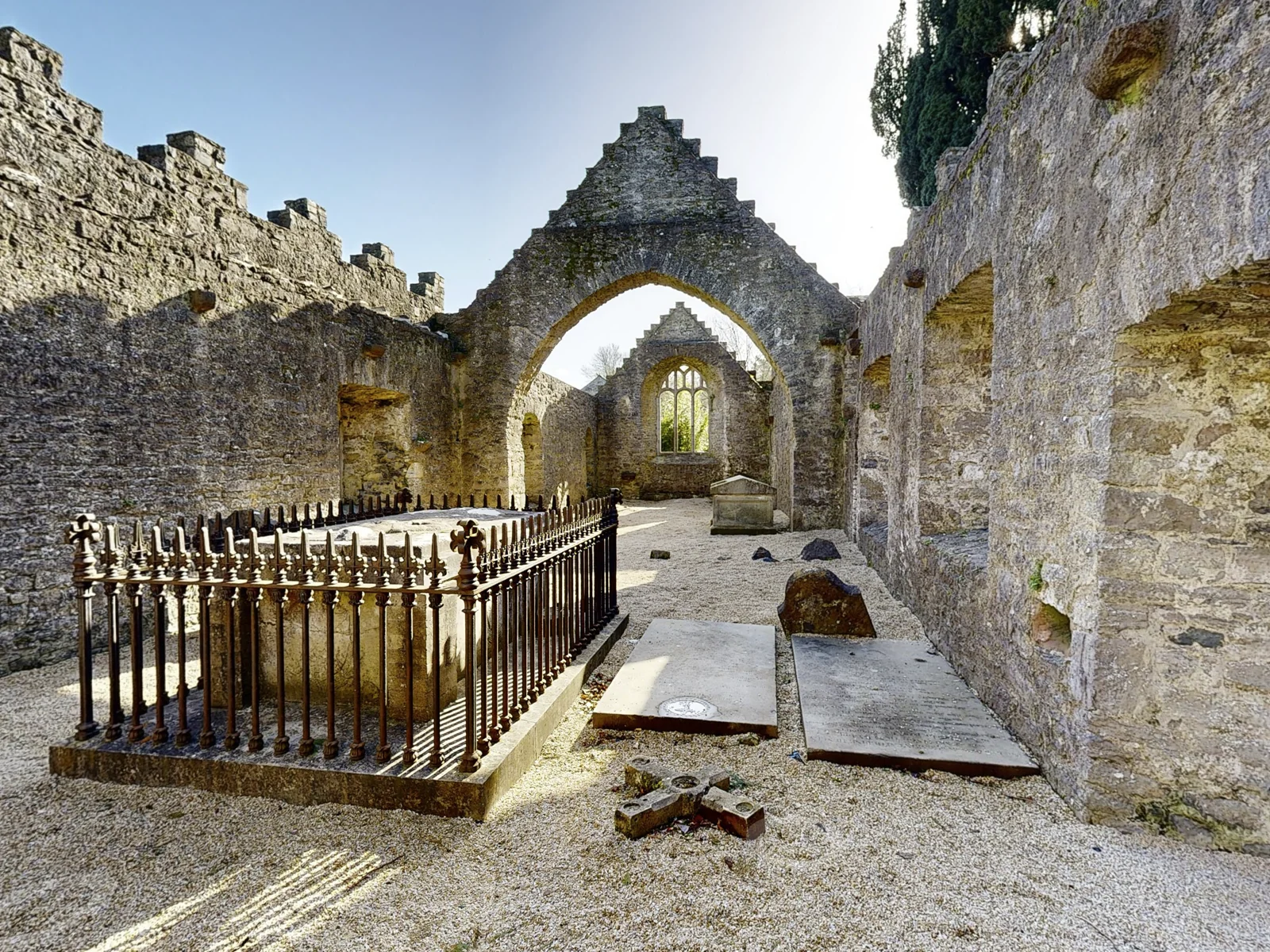 Malahide (Yellow Walls)